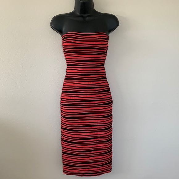 Bebe Black and Red Strapless Wavy Striped Body Con Midi Dress - Picture 2 of 10